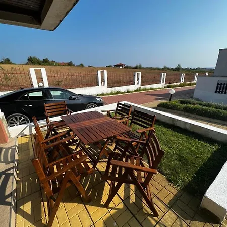 велика гардън - акация 6 Villa Lozenets