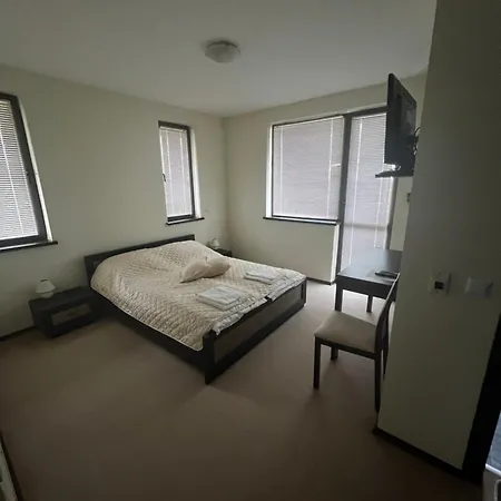 велика гардън - акация 6 Lozenets